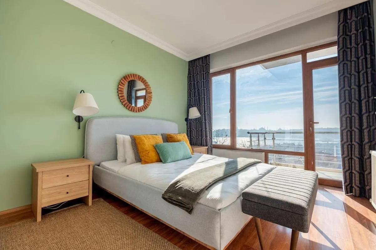 Bosphorus View With 3 Bedrooms Istanbul Apartment