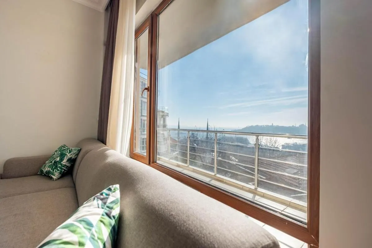 Bosphorus View With 3 Bedrooms Istanbul Turkey