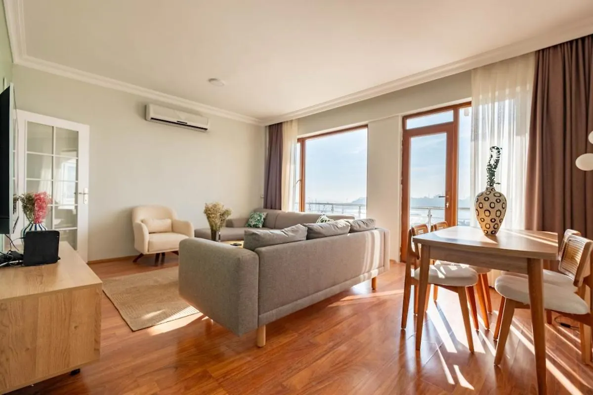 Bosphorus View With 3 Bedrooms Istanbul Apartment