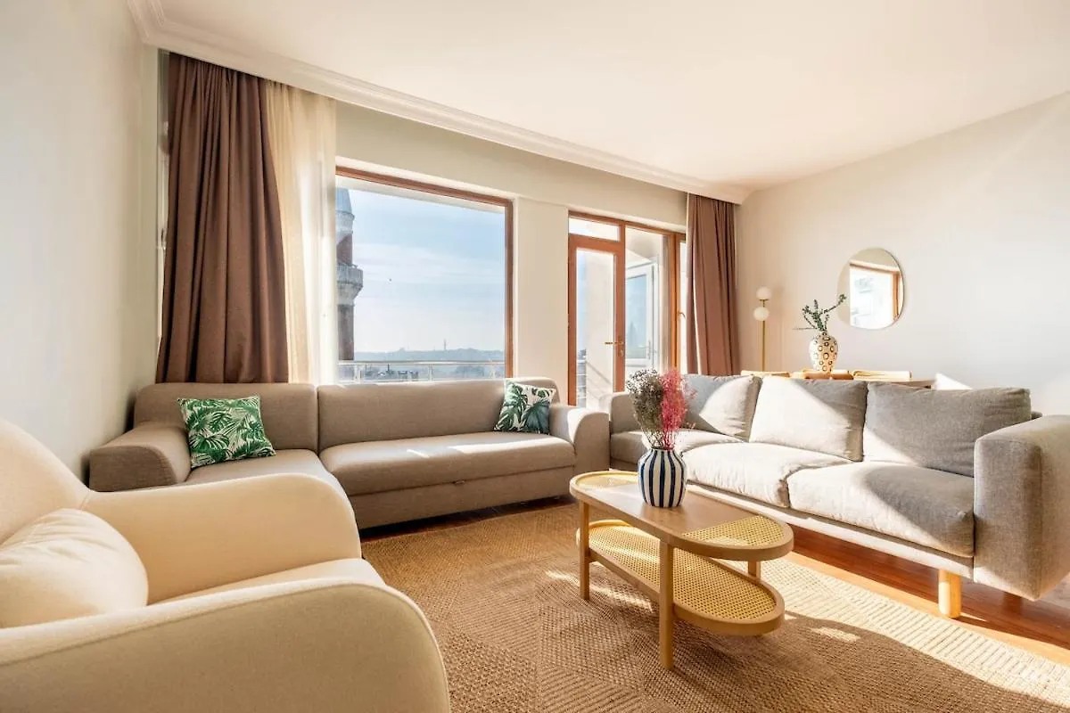 Bosphorus View With 3 Bedrooms Istanbul Apartment